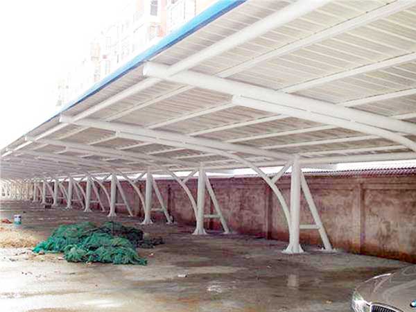 商業(yè)廣場亮麗遮陽，營造舒適休閑環(huán)境