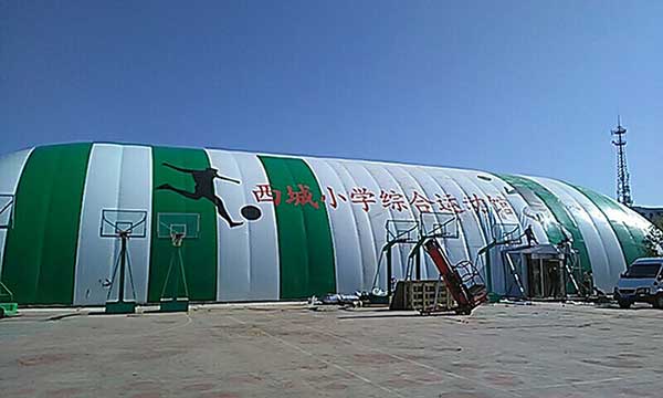 自行車棚膜結(jié)構(gòu)：實(shí)用與美觀兼具的建筑形式